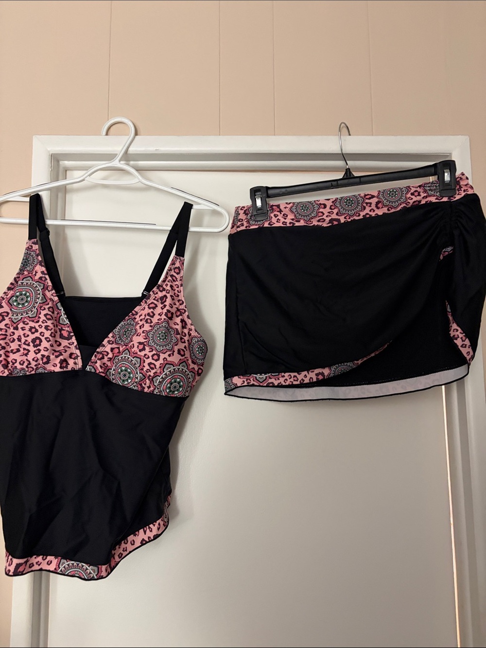 Amazon Black and Pink Patterned Swim Set Tankini with Skirt xl